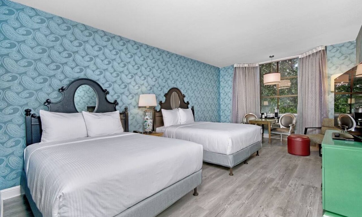 Downtown San Francisco Hotel | Family-Friendly Unit with Pool Access & Free Breakfast Near SoMa, San Francisco