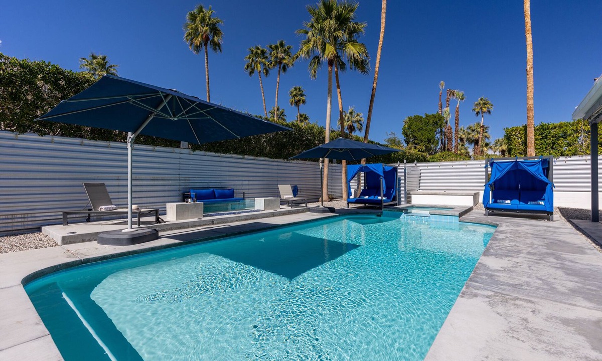 Old Las Palmas House | Far Far Away in Vista Las Palmas - Gorgeous Estate Home