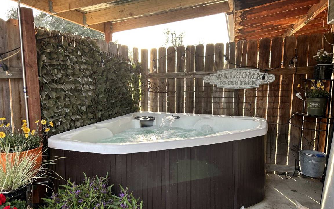 Warner Springs House | Farmhouse ∙ 1 bedroom ∙ 2 guests