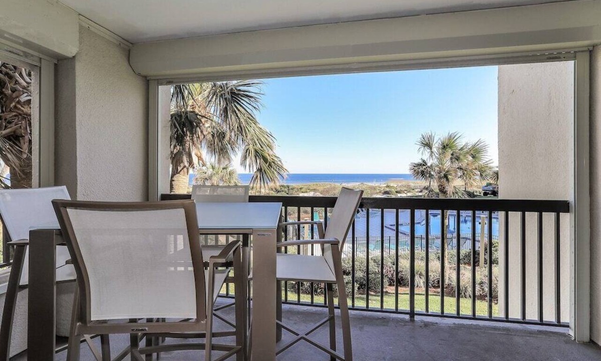Amelia City Condo | Find out what our guests love about this beautiful, oceanfront condo.