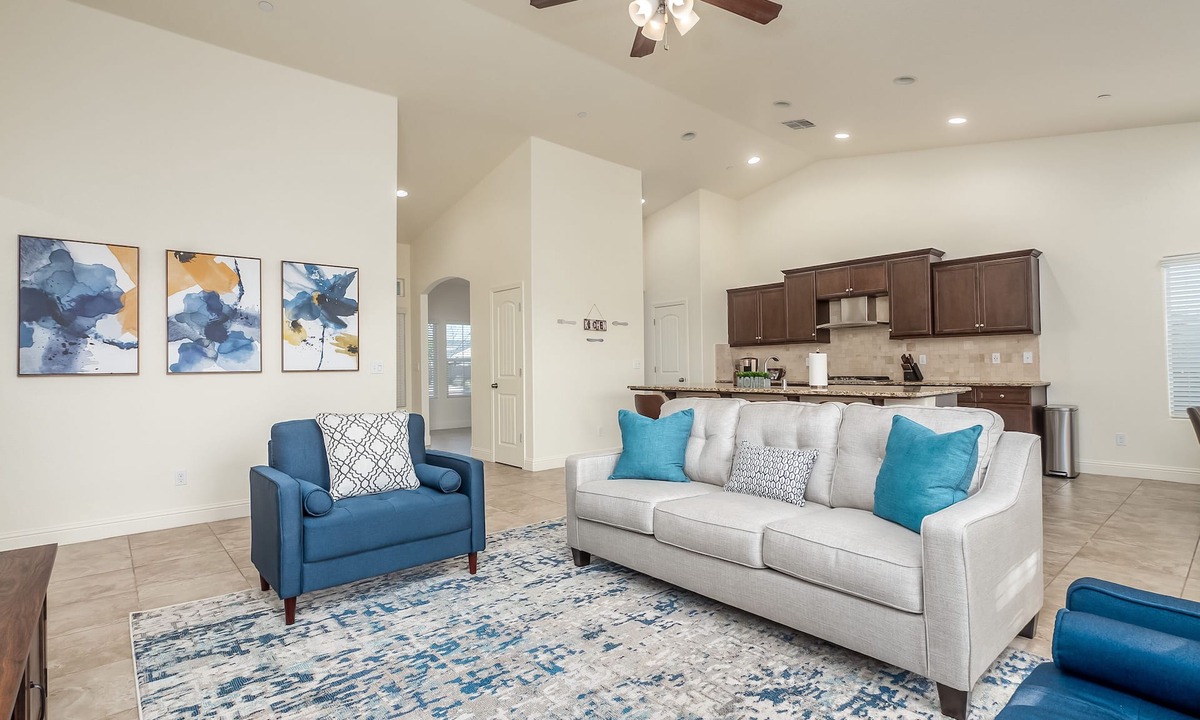 Fresno House | Fresno House| Game Room|Kitchen| 3/2: 2 Car Garage