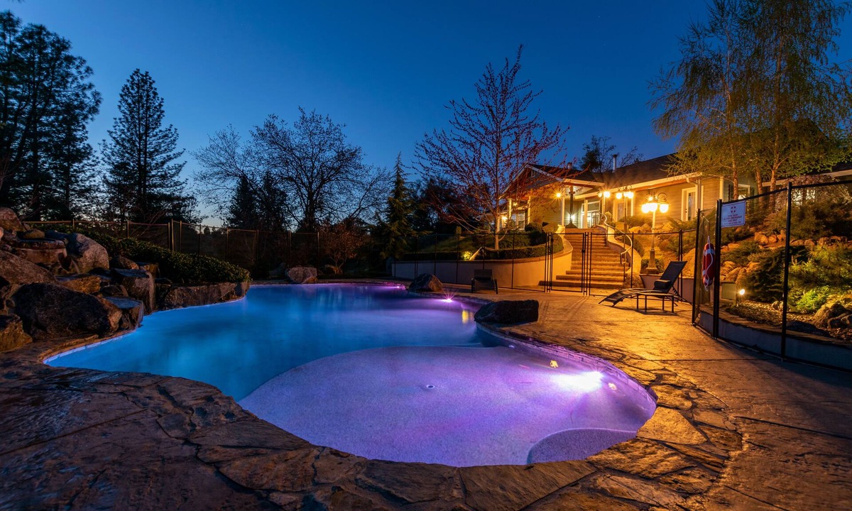 Mariposa House | Gateway To Yosemite 10 Acre Private Estate