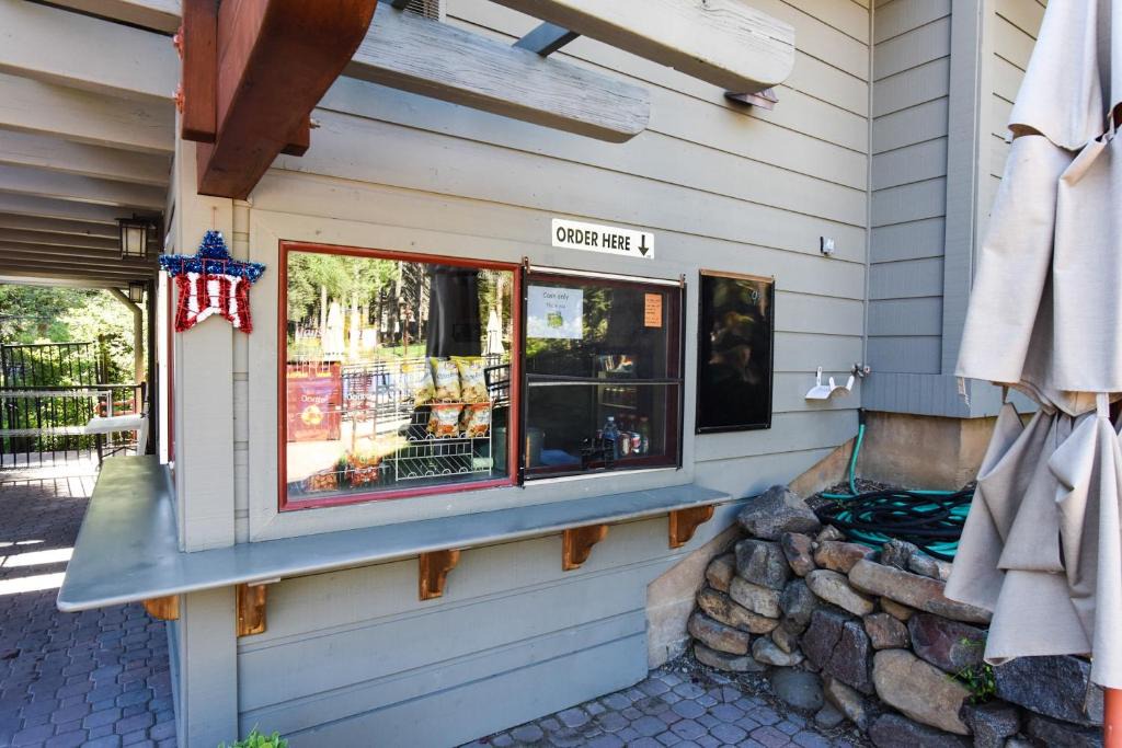 Truckee Apartment | Gold Bend 5098