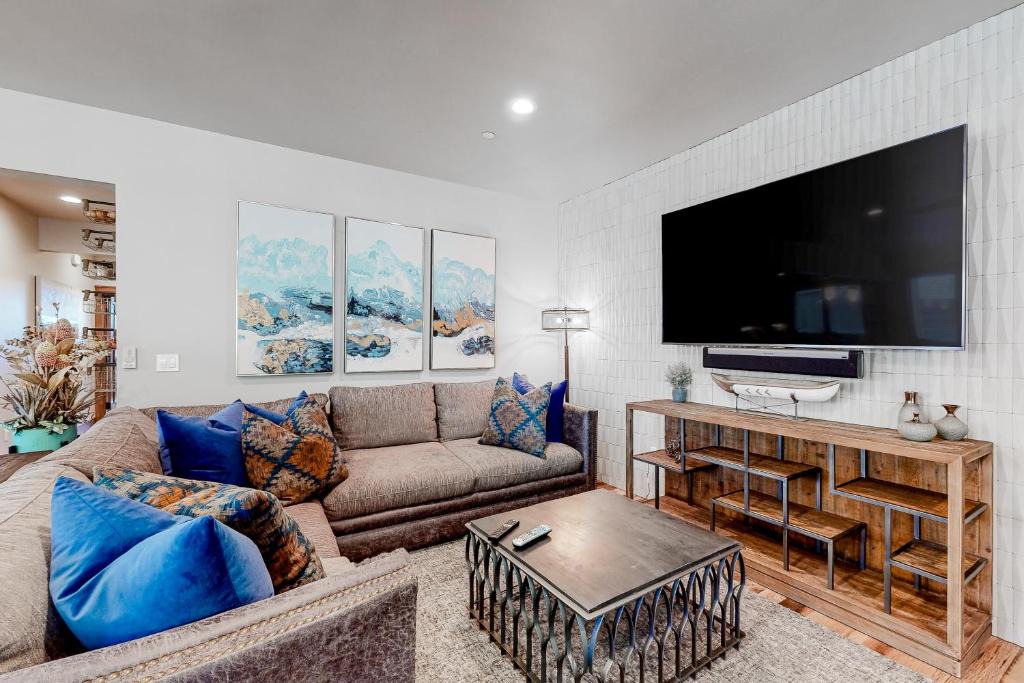 Gondola Vista Br Townhouse | South Lake Tahoe