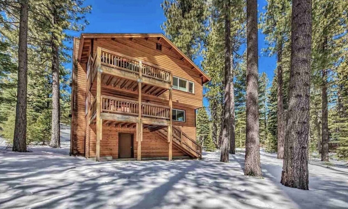 Country Club Estates House | Gorgeous Mountain Retreat with Hot Tub and Pool Table