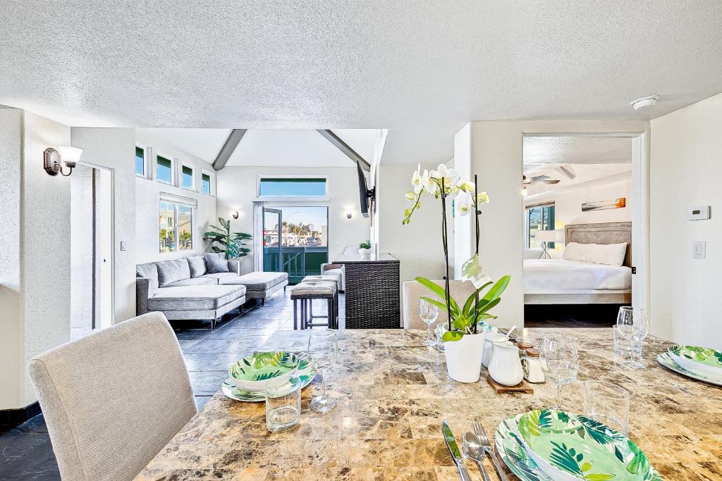 West Newport House | Great Balboa Penninsula Home II