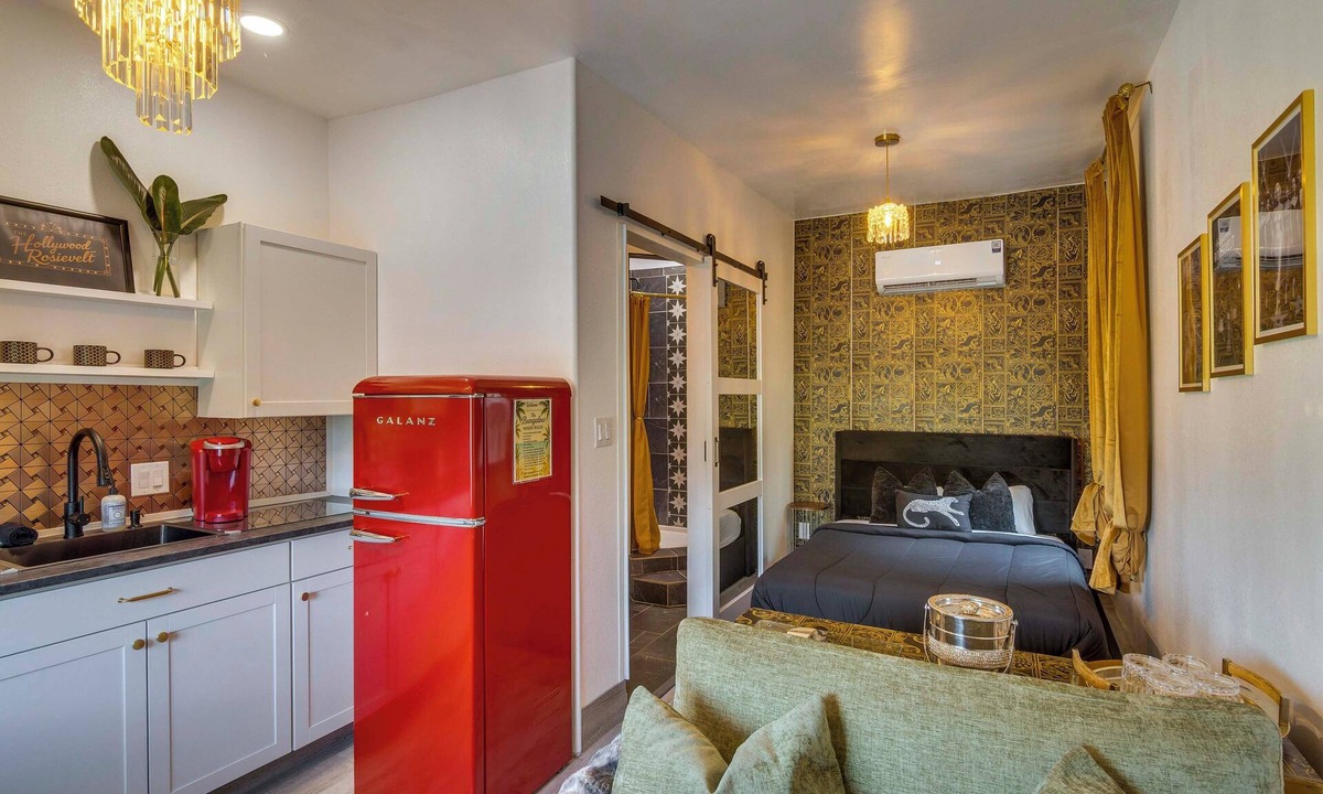 Valley Glen Apartment | Great for Work! Chic & Cozy Los Angeles Unit