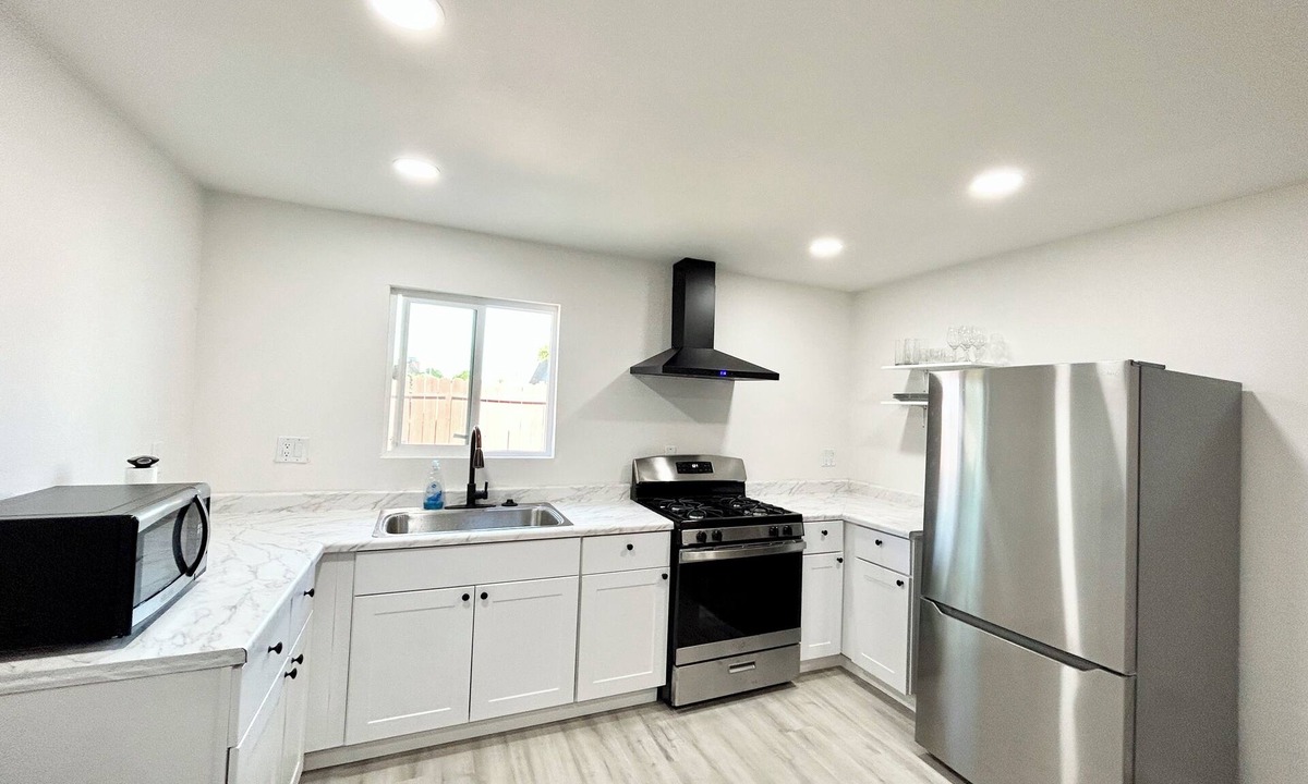 Norwalk House | Guest house 1bed-1bath in between DTLA and Orange County.