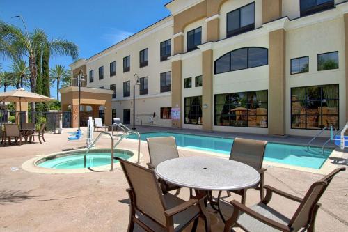 Hemet Hotel | Hampton Inn & Suites by Hilton Hemet Menifee Murrieta