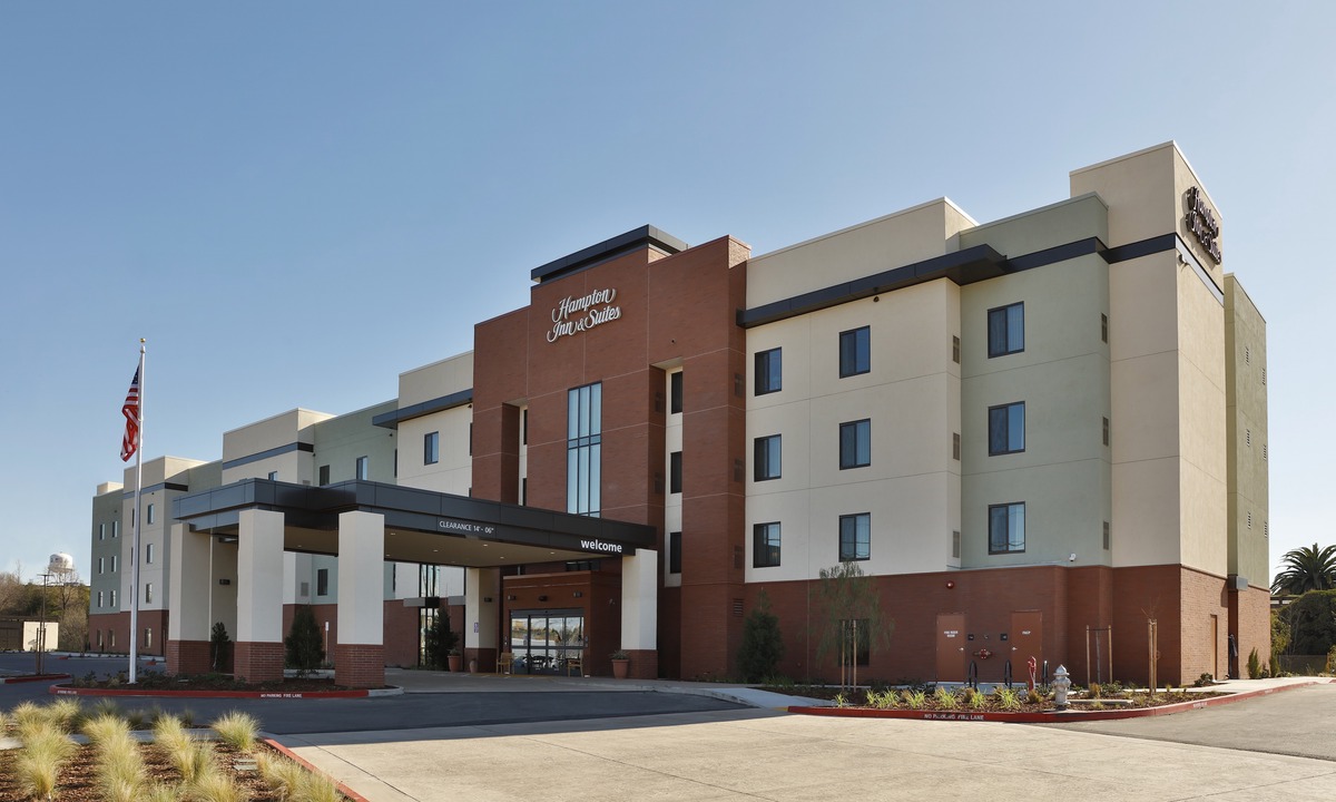 East Sacramento Hotel | Hampton Inn & Suites Sacramento at Csus