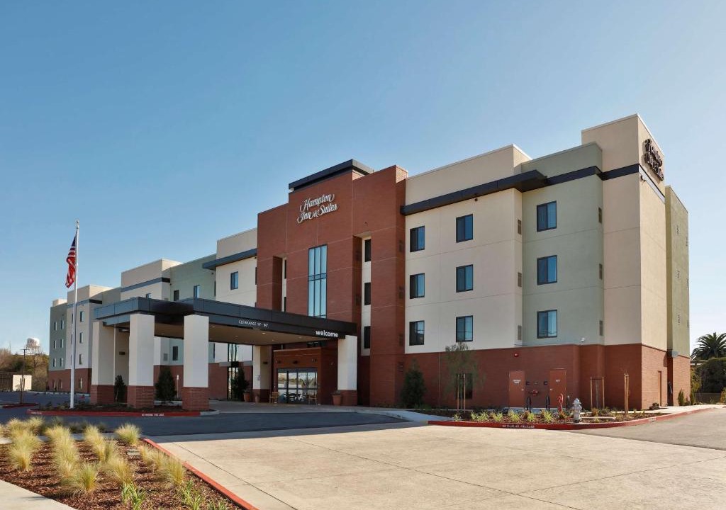 Hampton Inn Suites | East Sacramento