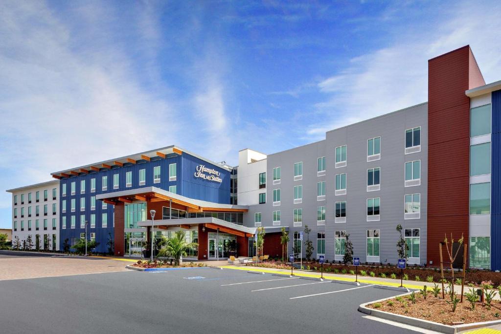 San Diego Hotel | Hampton Inn & Suites San Diego Airport Liberty Station