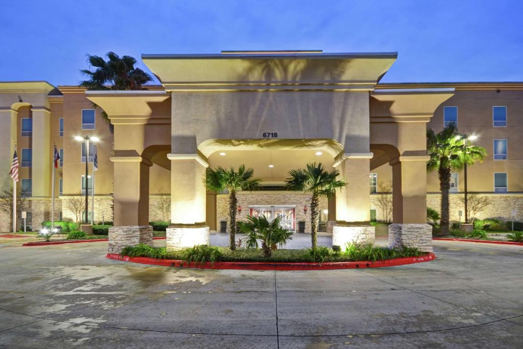 North San Antonio - SAT Hotel | Hampton Inn & Suites San Antonio/Northeast I-35