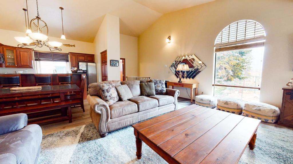 Mammoth Lakes Apartment | Helios North #5 Condo