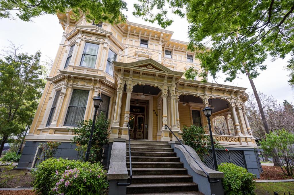 Downtown Sacramento Hostel | HI Sacramento Hostel