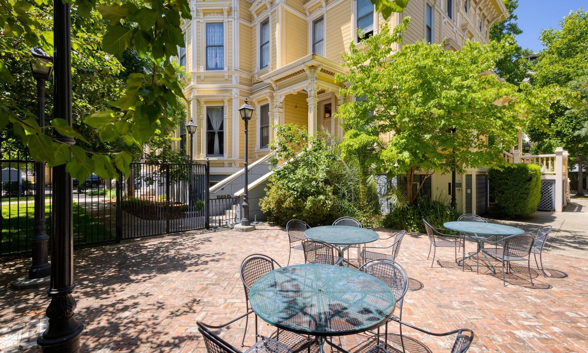 Downtown Sacramento Hostel | HI Sacramento Hostel