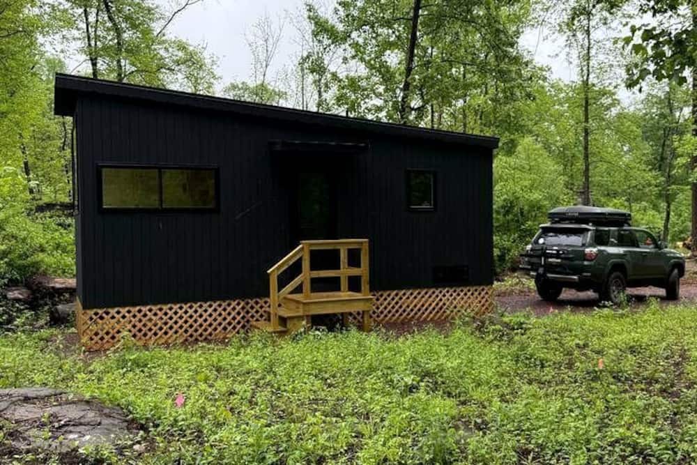 Quakertown Cabin | Hickory: Minimalist Escape for 2 in a Cozy Cabin with Serene Vibes in Pennsylvania