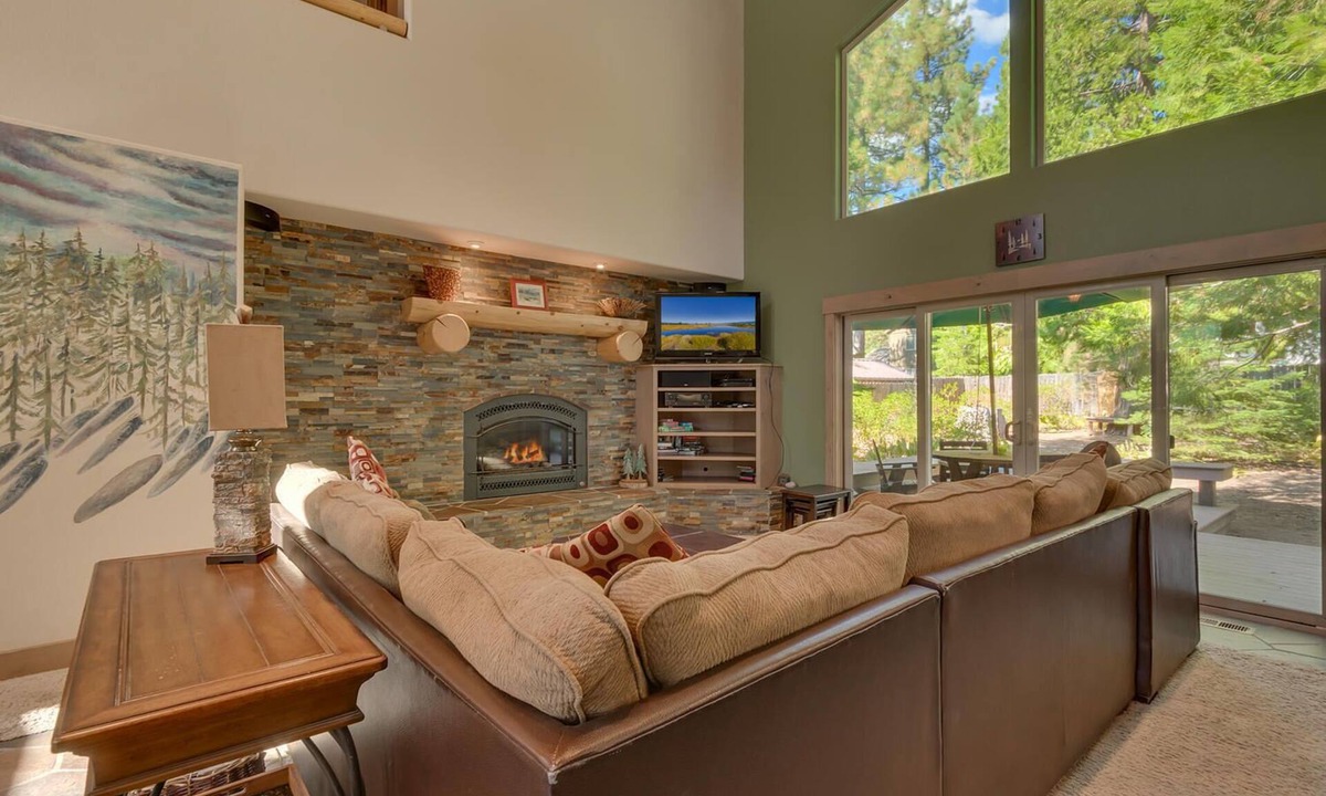 Lake Forest House | High Sierra at Dollar Point By Tahoe Getaways - Hot Tub, Dogs OK, Fenced Yard