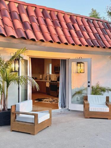 Meiners Oaks House | Hillside Haven | Boutique Spanish Escape
