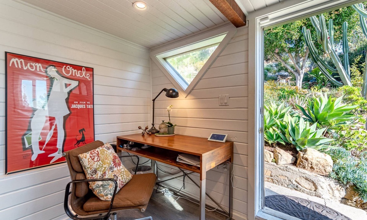 Hollywood Apartment | Hip Hollywood Hills Apt near Hollywood Bowl