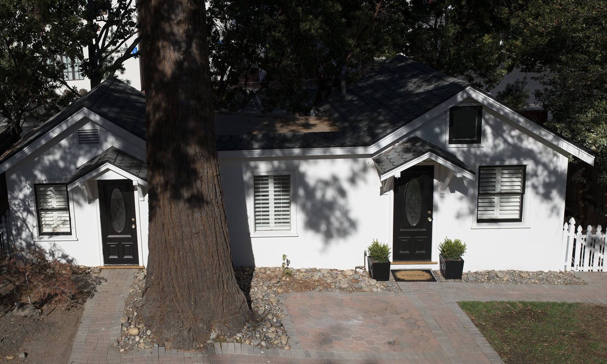 Los Gatos Cottage | Historic Cottage Adjacent to Downtown Los Gatos — Walking Score is a 10!