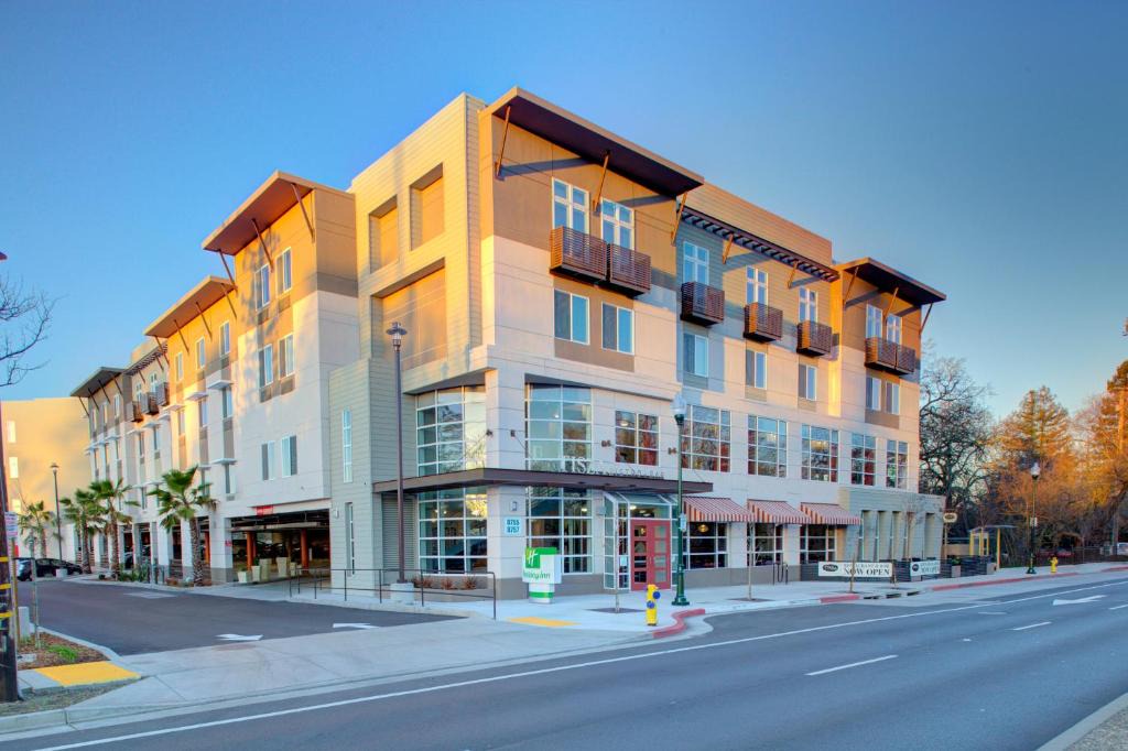 Windsor Hotel | Holiday Inn Windsor - Wine Country by IHG