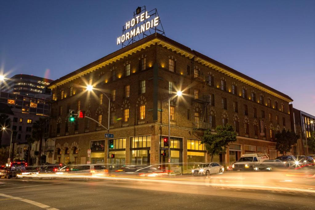 The Emerson Grand Ave Los Angeles | Wilshire Center