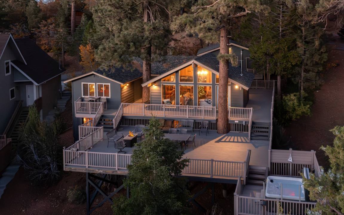 Upper Moonridge House | House ∙ 4 bedrooms ∙ 13 guests
