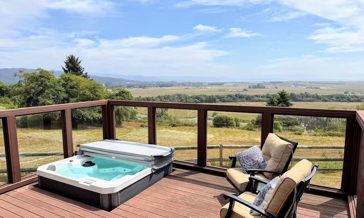 McKinleyville House | Humboldt Horizon Retreat-Hot Tub and Pet Friendly