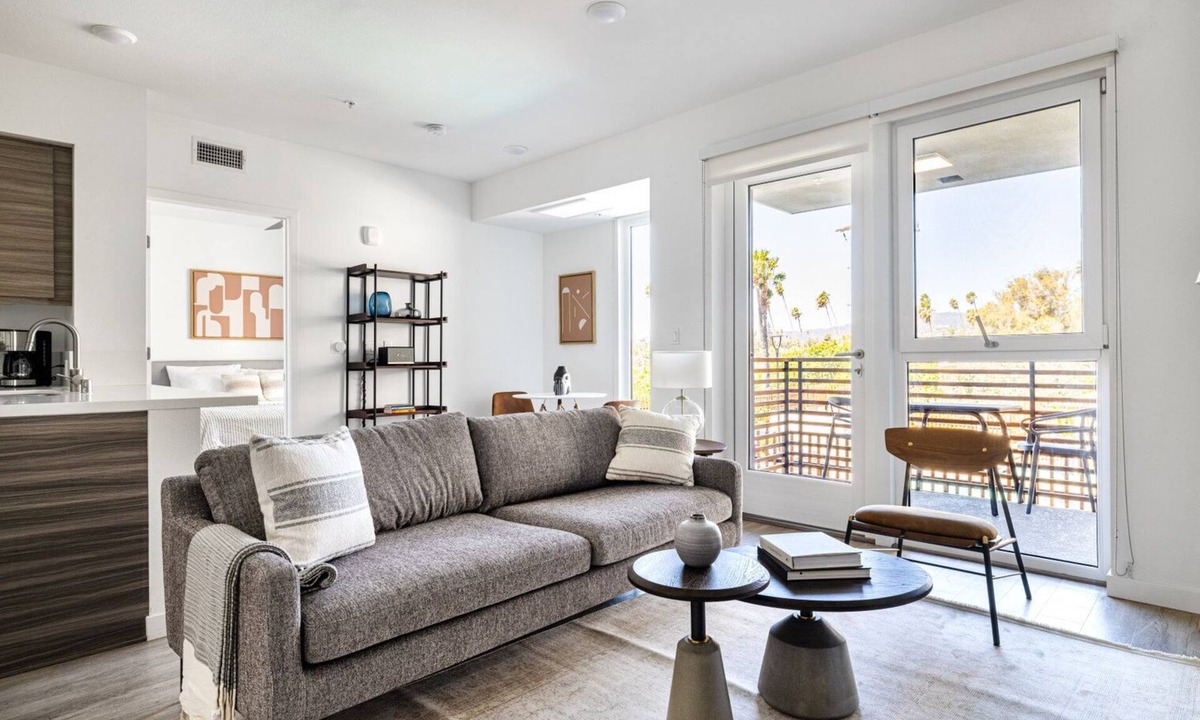 The Emerson Grand Ave Los Angeles | Sawtelle