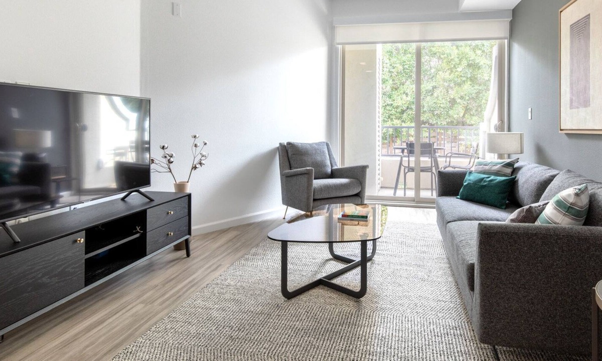 Westchester Apartment | Ideal Westchester 1BR w/ Pool, Gym, nr. beach & LAX, by Blueground