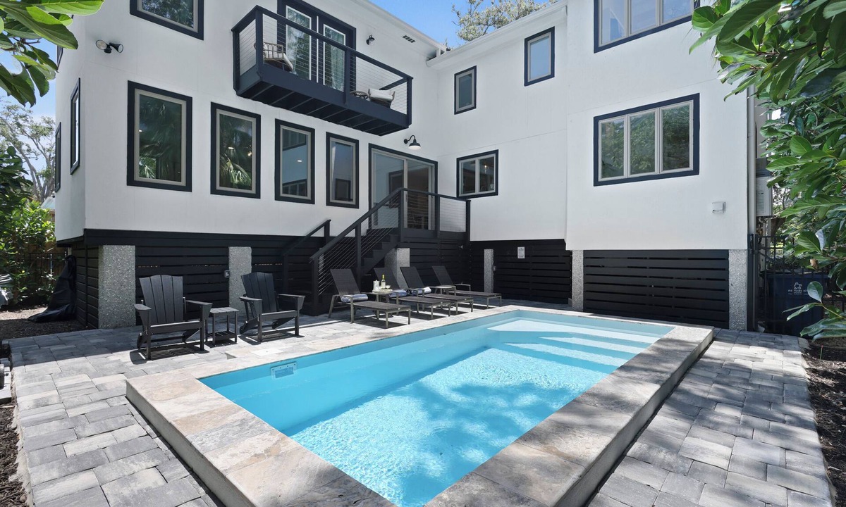 King City House | In the heart of the St. Simons Village, Steps to the Ocean, Sea Island Lodge and Heated Pool!