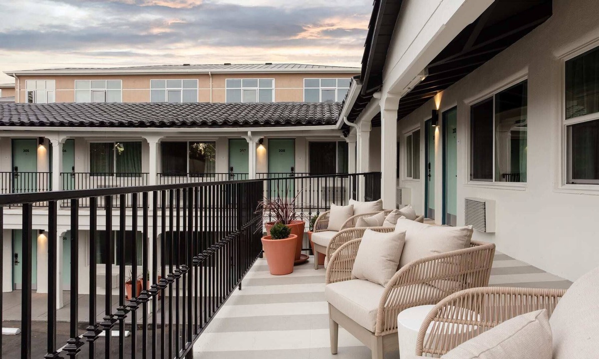 Ventura Apartment | Kasa Palo Alto | Great Location, Spacious with Double Beds