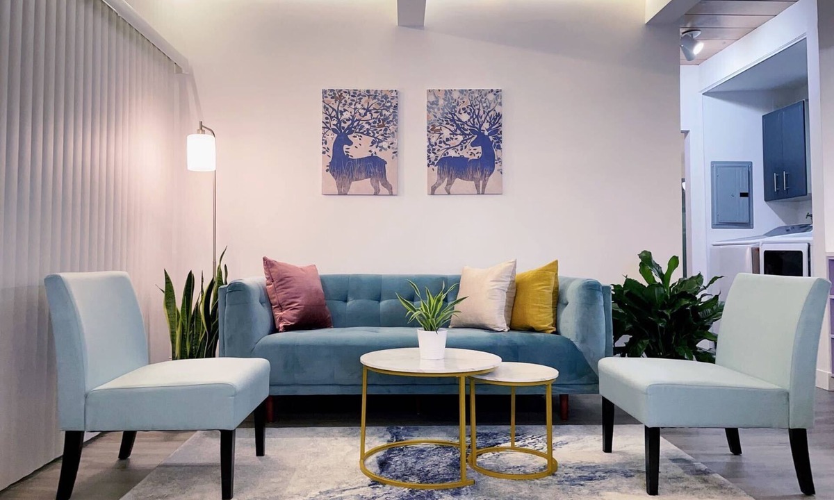 Fremont Condo | King Bed, In-Unit W/D, Carport, Balcony, Netflix