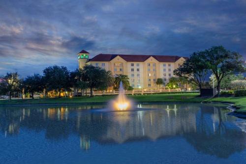Southpoint Hotel | La Quinta by Wyndham Jacksonville Butler Blvd