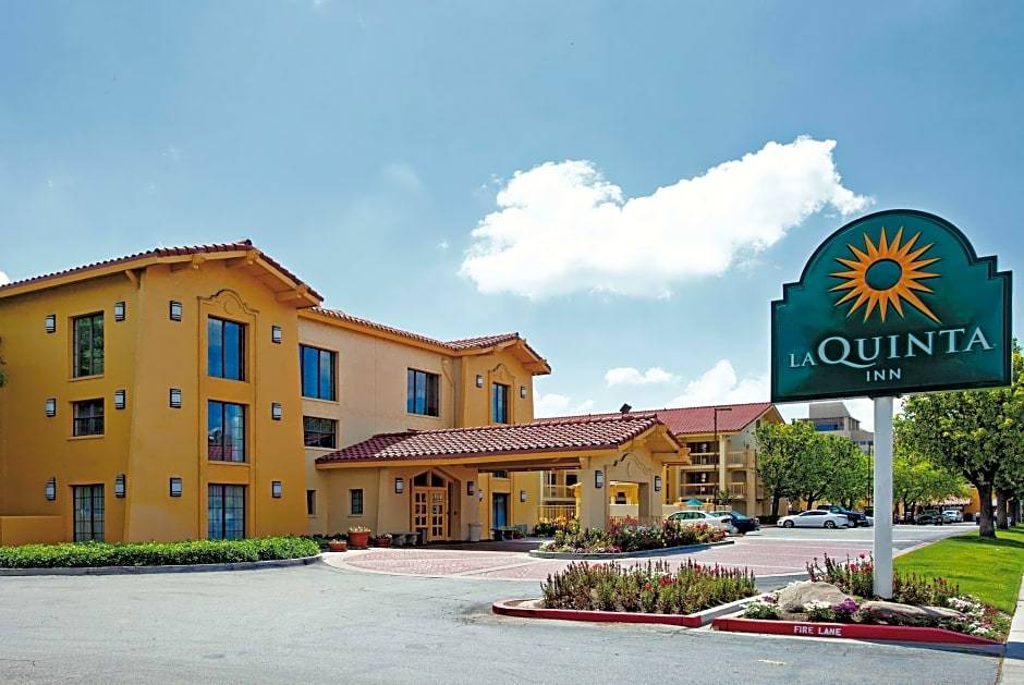 Downtown Hotel | La Quinta Inn by Wyndham Fresno Yosemite