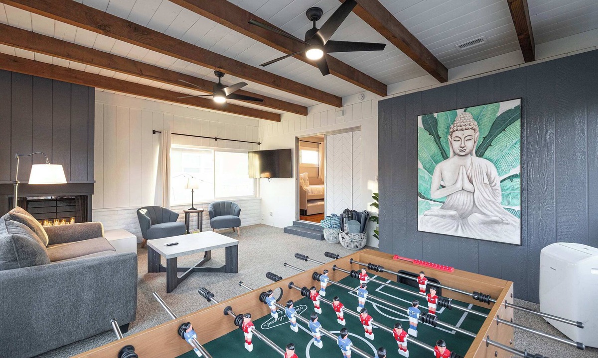 Allied Gardens House | Large Backyard w/Firepit and Grill