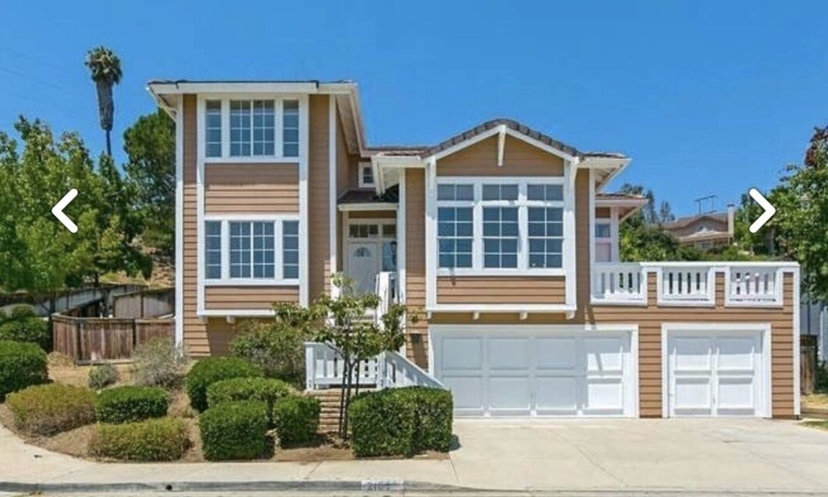 Midway House | Large Home-Great location