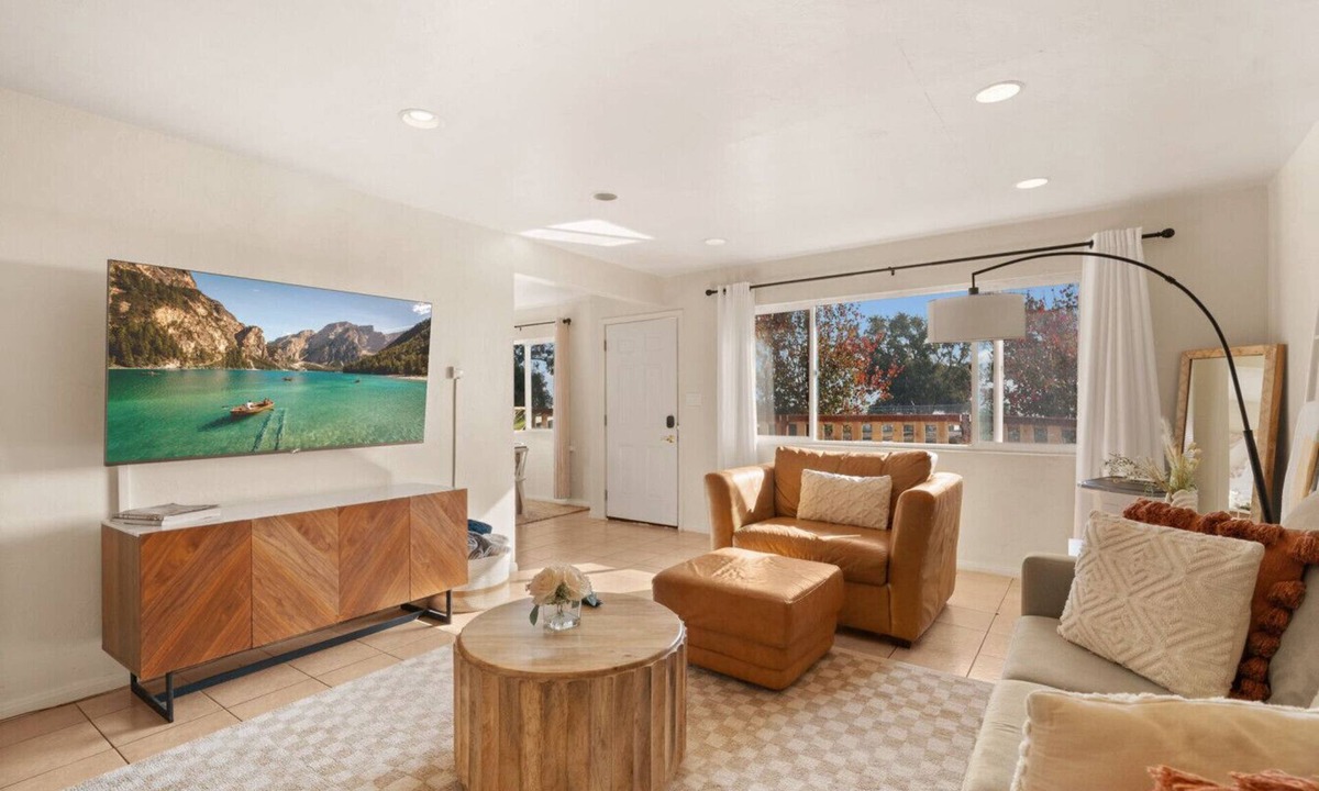 Stockton House | Light & Airy - Close to DT, Petco, & Little Italy!