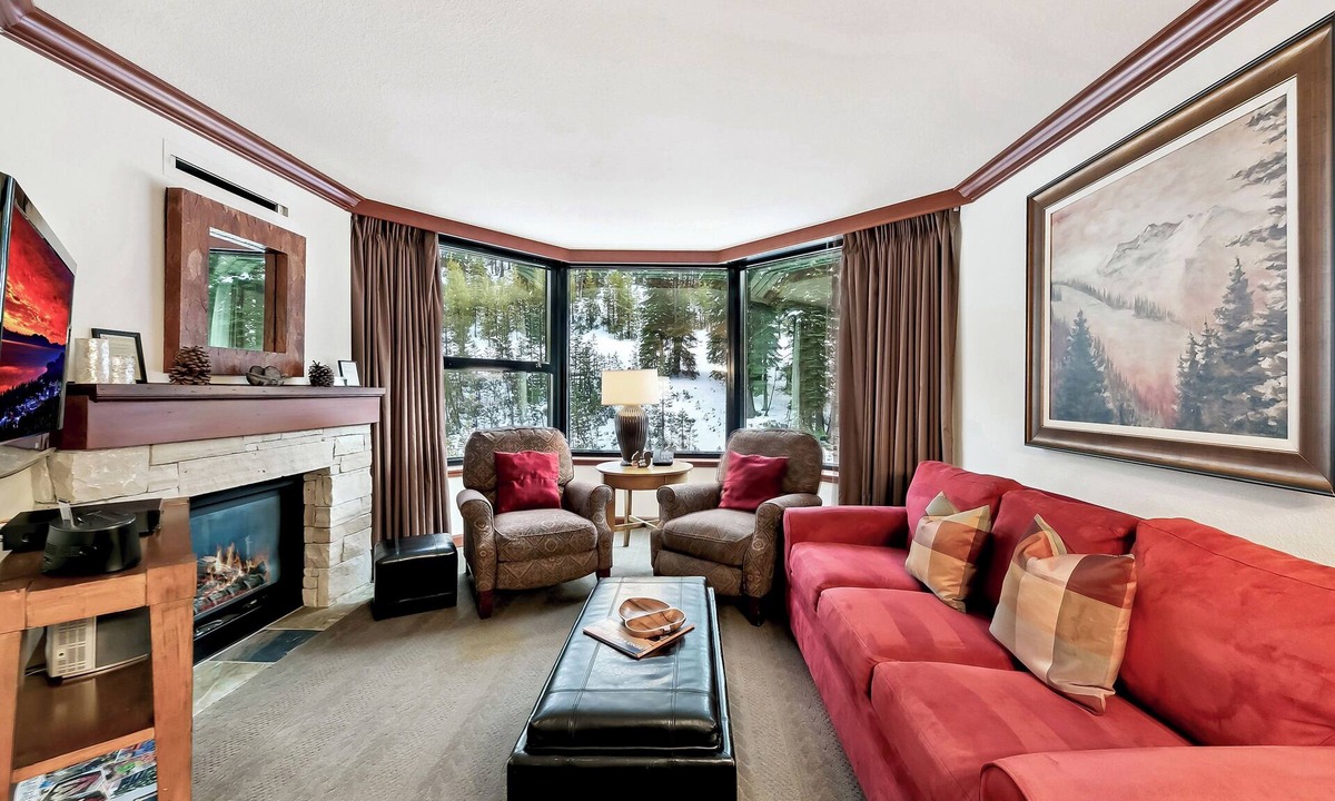 Olympic Valley Condo | Located @ Everline Resort & Spa, Pools/Spas/Golf/Skiing/Ski-in & out/Ice Skating