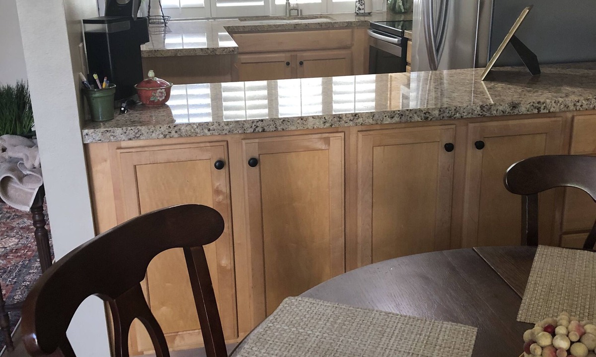 Carpinteria Condo | Lovely condo walking distance to Carpinteria beach and downtown.