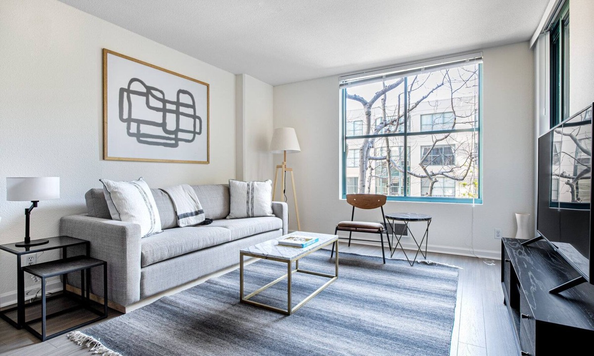 South Beach Apartment | Lovely Waterfront South Beach 2BR w/Pool, Tennis, Spa, by Blueground