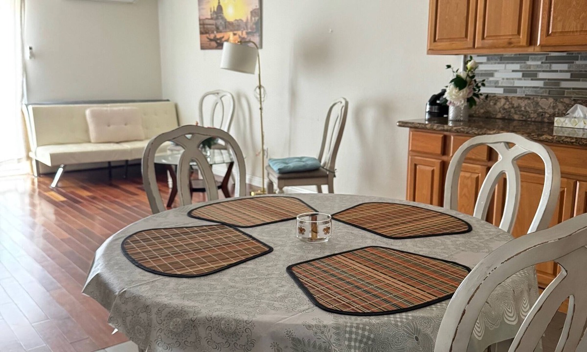 Imperial Beach House | Lux 2 BR, 1,5 Ba TH 1/2 block to IB Beach!