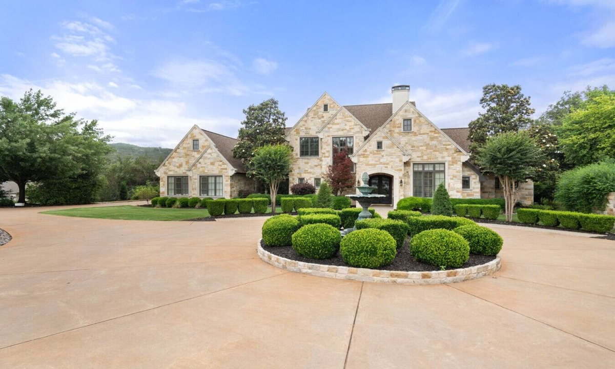 Long Canyon House | Luxe Retreat -Sauna|Cold Plunge|Pool Spa + Privacy