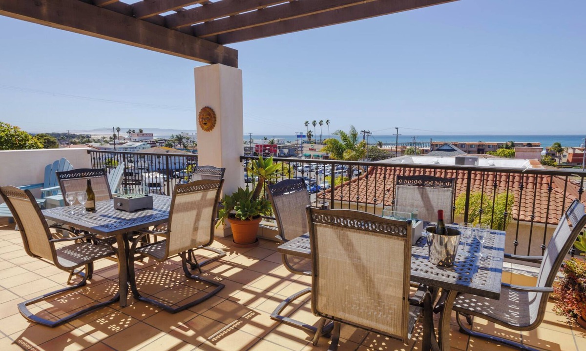 Downtown Condo | Luxurious Valentina Suites Penthouse in Pismo Beach