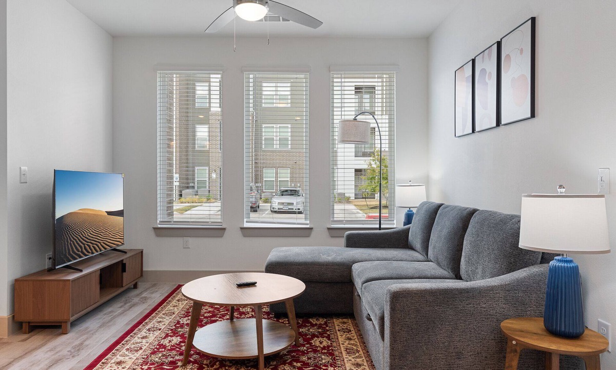 Stony Ridge North Apartment | Luxury 1BD/1BA Next to Airport 8653