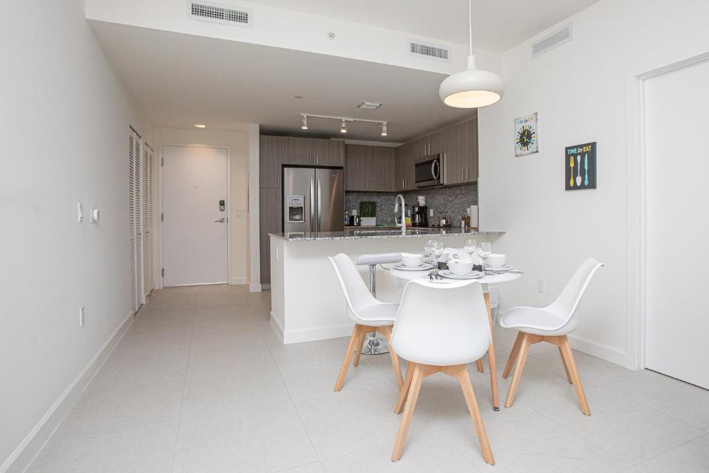 Doral Apartment | Luxury 1BD/1BT Apartment in Downtown Doral