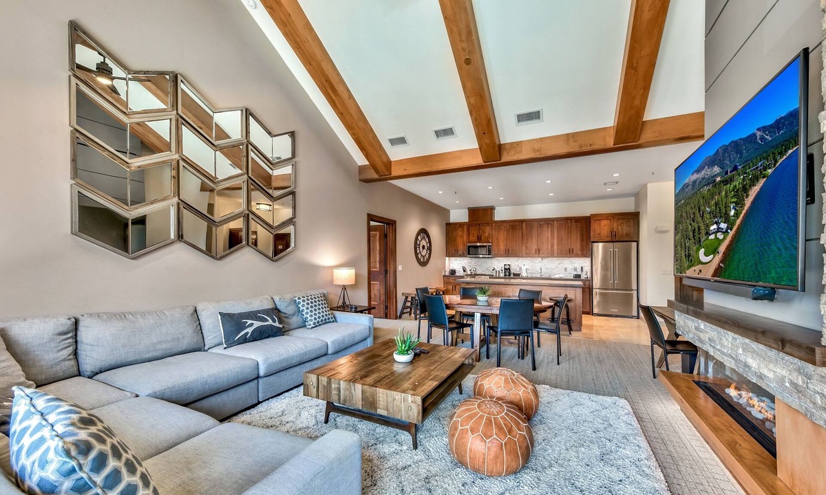 South Lake Tahoe Condo | Luxury 3Br Residence steps from Heavenly Village & Gondola by RedAwning