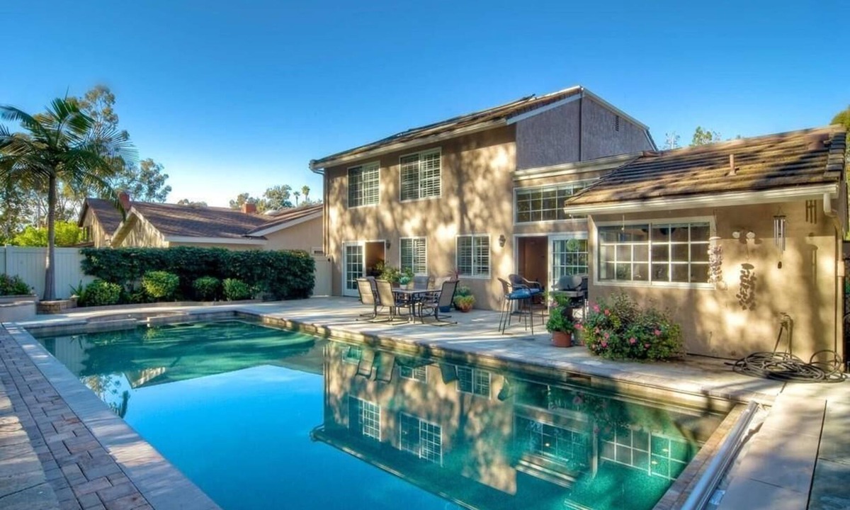 Scripps Ranch House | Luxury 5 Bedroom Canyon House With Heated Pool In Spripps Ranch