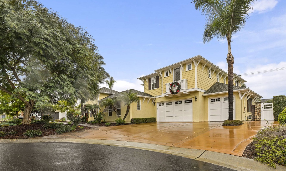 Encinitas House | Luxury Family Resort Home Near Beach~ Pool ~ Hot Tub ~ Sportcourt